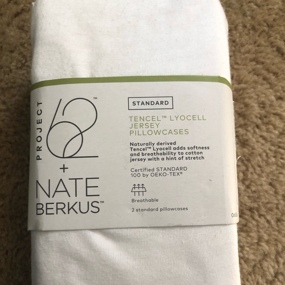 Project 62 + Nate Berkus Jersey Pillowcases - Picture 1 of 3